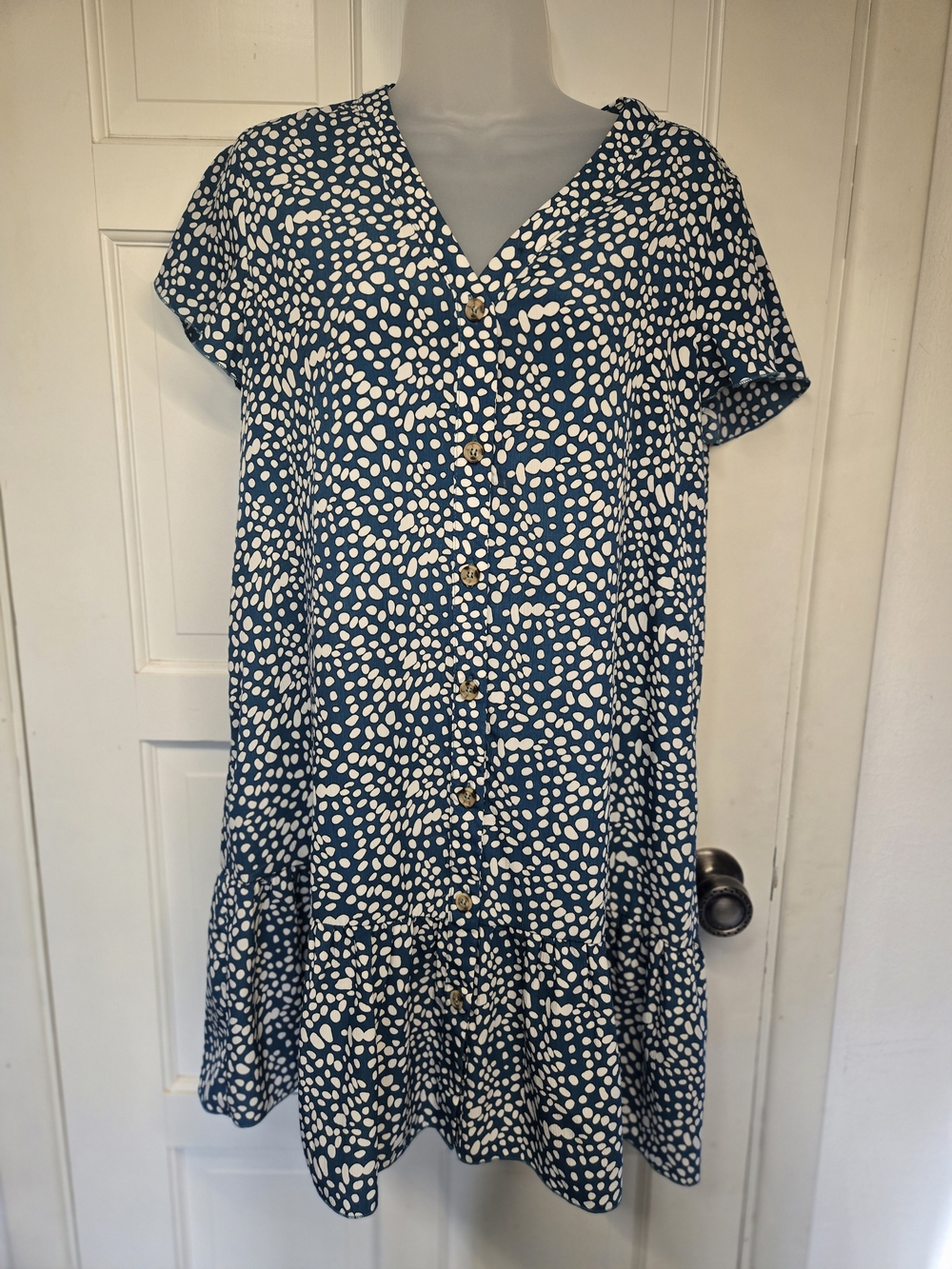 Casual Blue and White Polka Dot Button-Front Dress